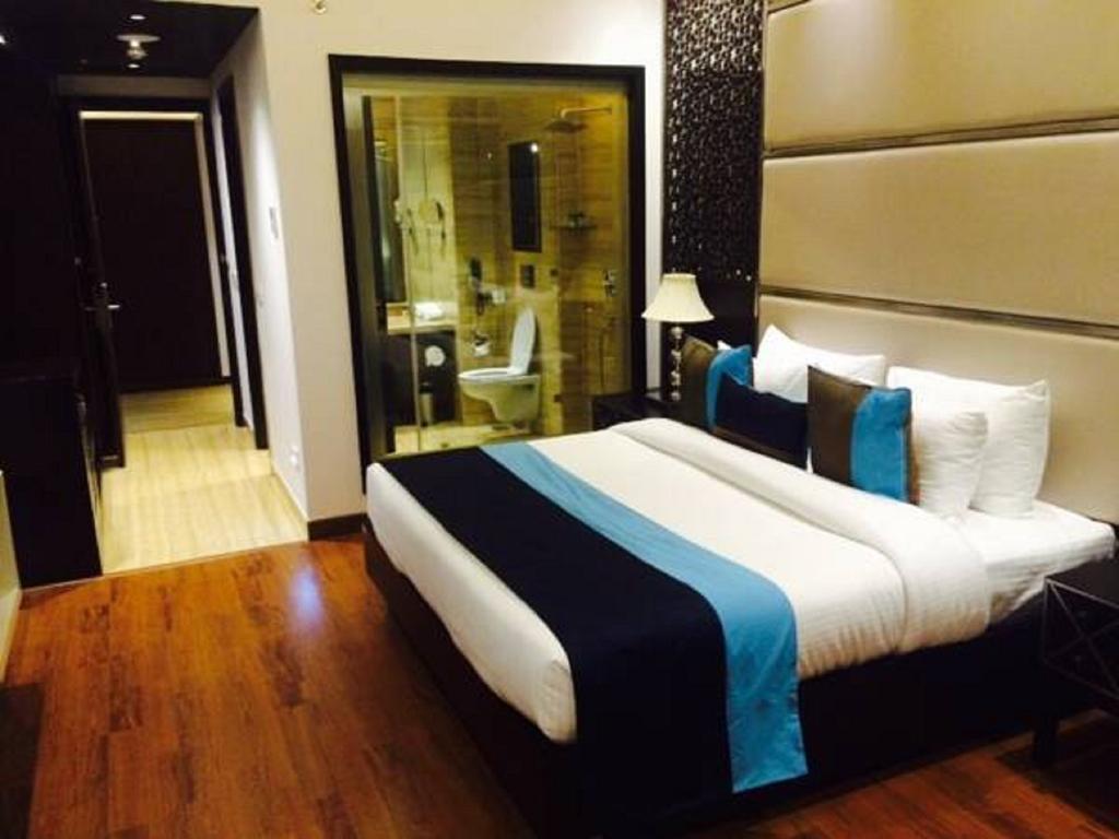 Hotel Delite Grand Faridabad Buitenkant foto