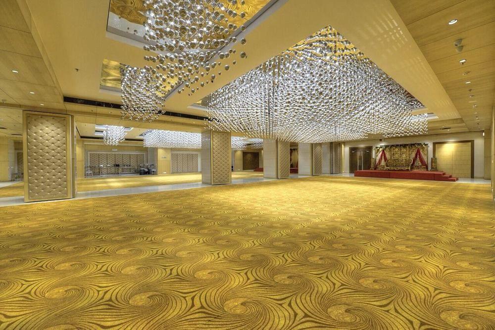 Hotel Delite Grand Faridabad Buitenkant foto