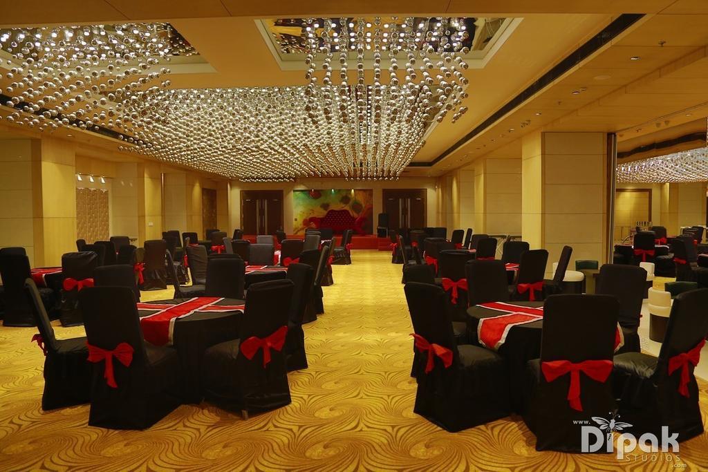 Hotel Delite Grand Faridabad Buitenkant foto