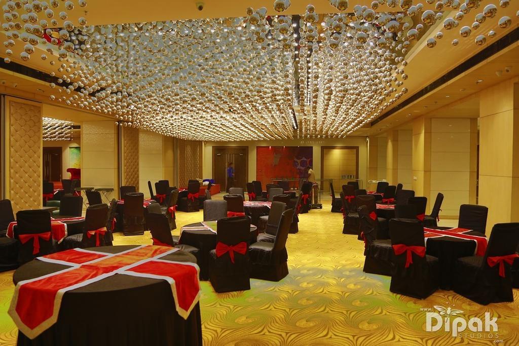 Hotel Delite Grand Faridabad Buitenkant foto
