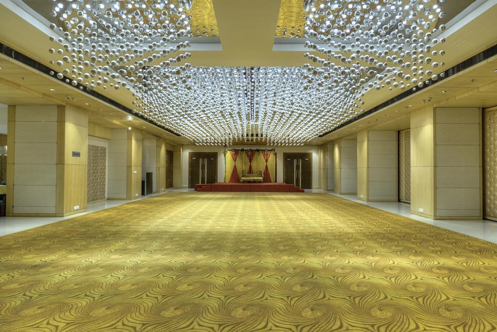 Hotel Delite Grand Faridabad Buitenkant foto
