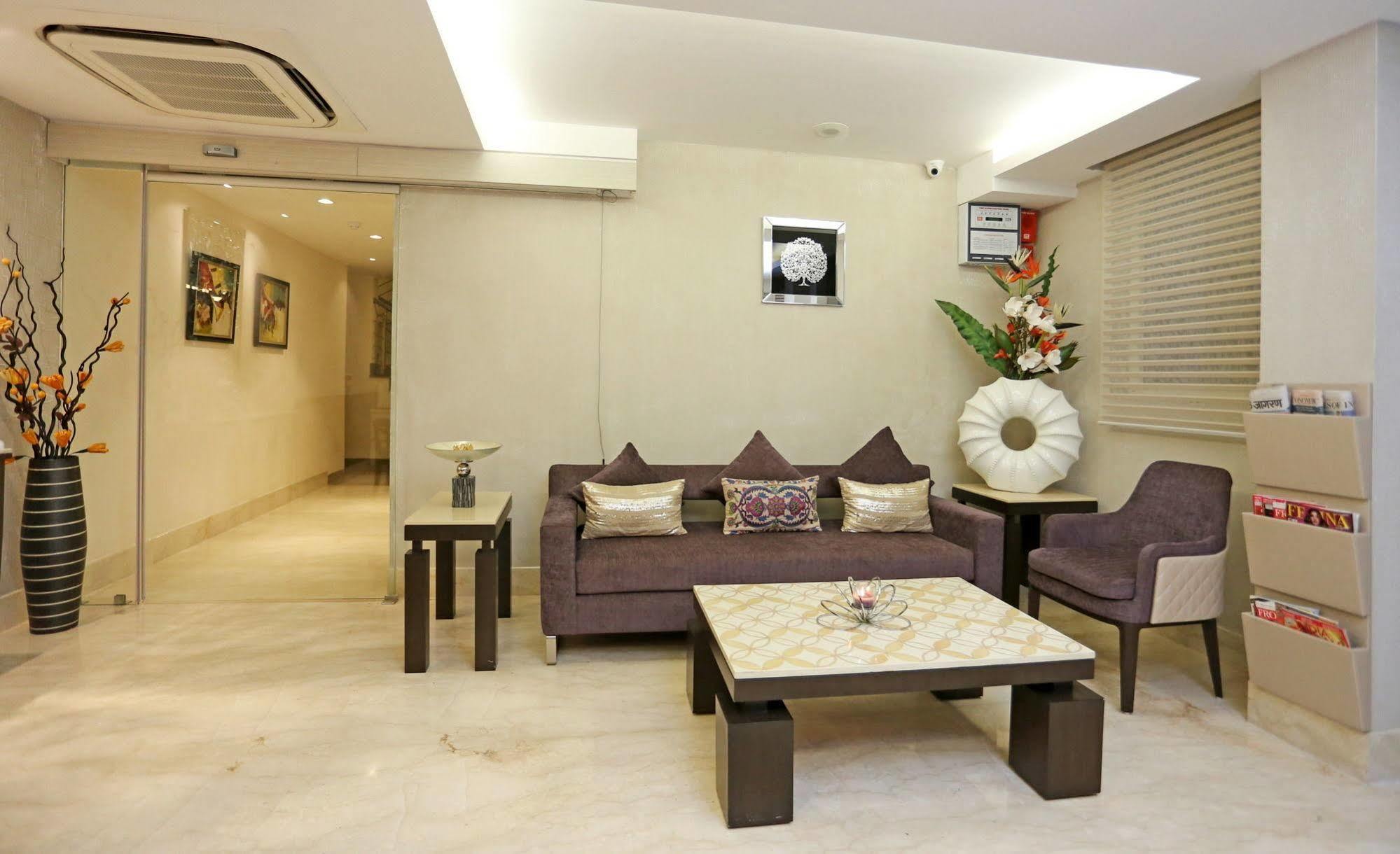 Hotel Delite Grand Faridabad Buitenkant foto
