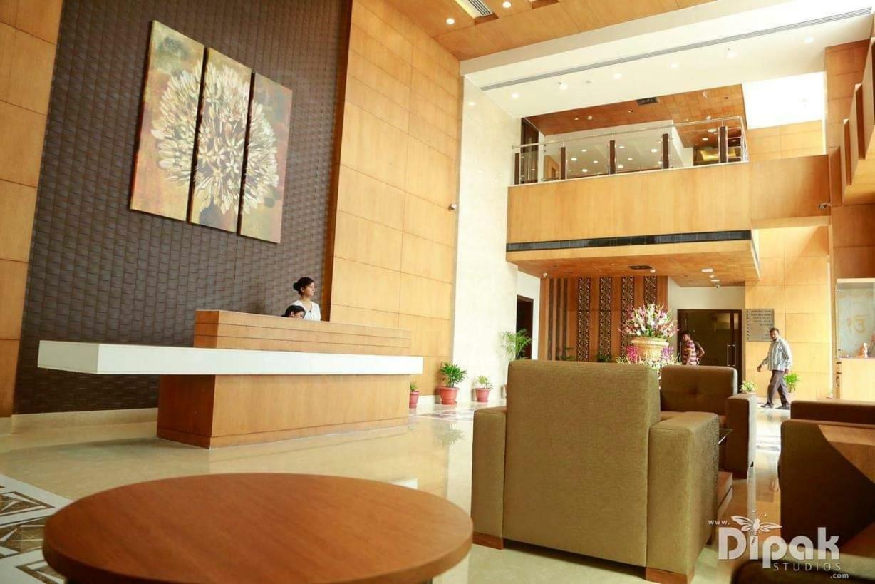 Hotel Delite Grand Faridabad Buitenkant foto