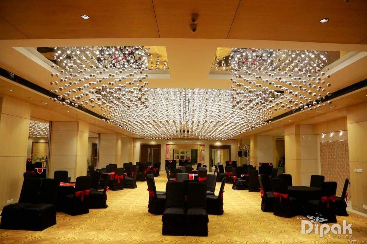 Hotel Delite Grand Faridabad Buitenkant foto