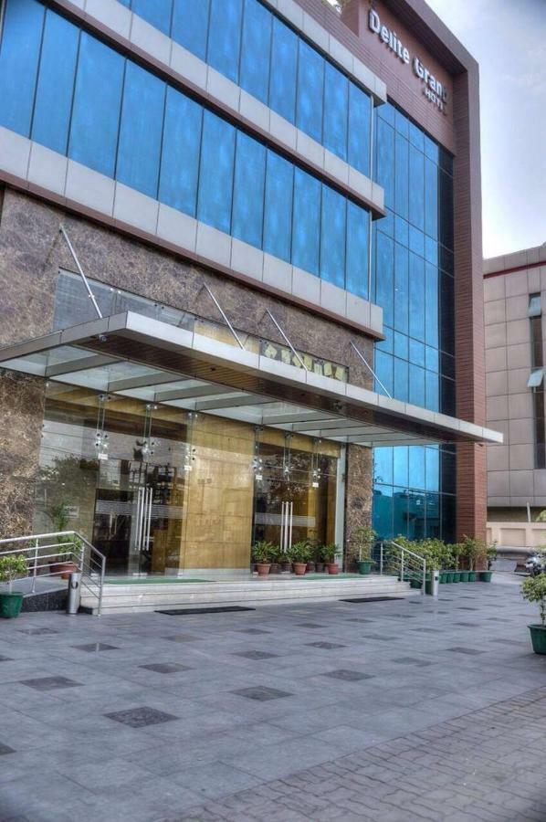 Hotel Delite Grand Faridabad Buitenkant foto