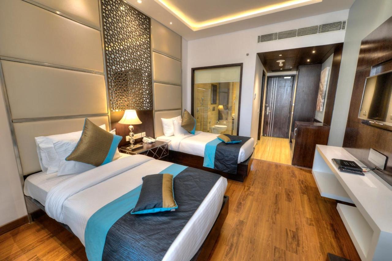 Hotel Delite Grand Faridabad Buitenkant foto